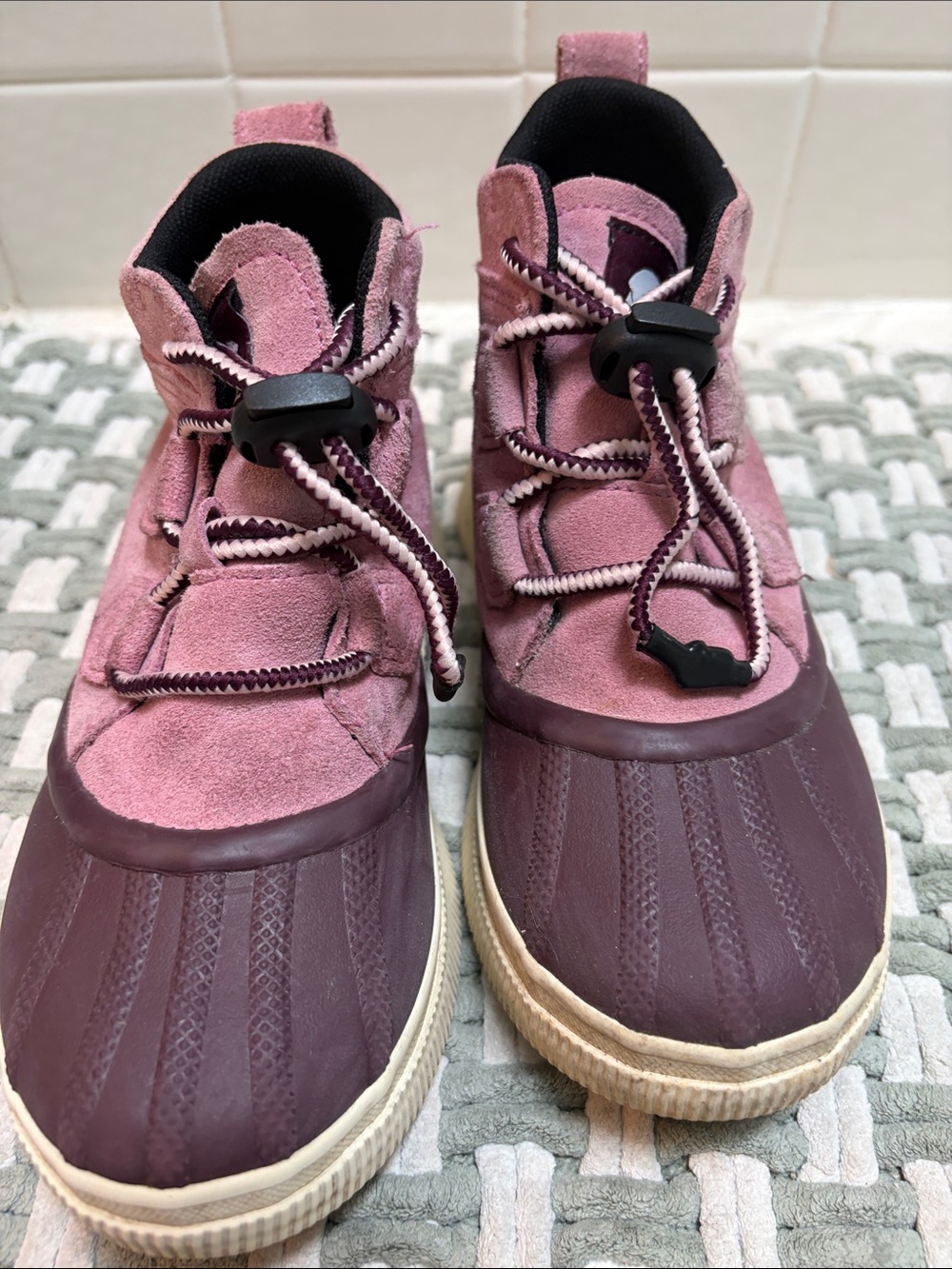 Sorel Kids size 3 kids out N about IV classic boot Pink and Plum Duck Boots.